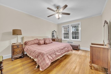 Move right into this beautifully renovated one bedroom, one bath - photo 10