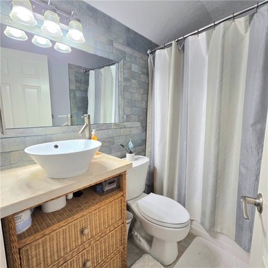 Location! Location! Location!! Beautifull 2-bedroom, 2-bath - photo 16