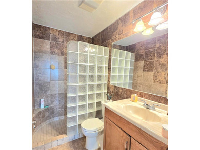 Location! Location! Location!! Beautifull 2-bedroom, 2-bath - photo 17