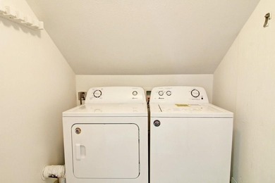 Location! Location! Location!! Beautifull 2-bedroom, 2-bath - photo 18