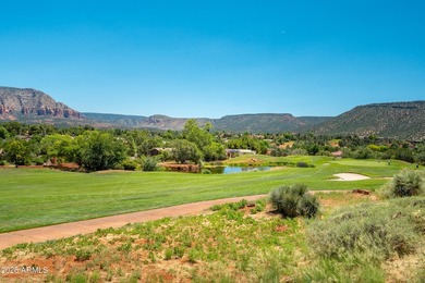 Capturing sweeping views of Sedona's iconic red rocks and mesas - photo 25