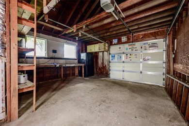 Nestled in the highly desirable Canals section of Long Beach - photo 36