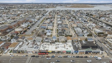Nestled in the highly desirable Canals section of Long Beach - photo 40