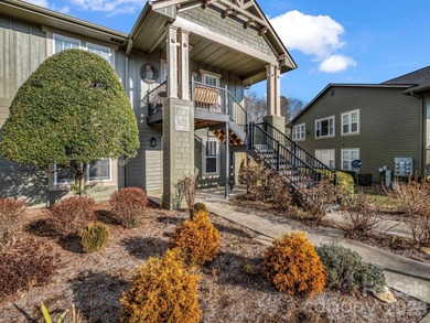 (private lake, pond, coastal) Condo For Sale in Hendersonville North Carolina