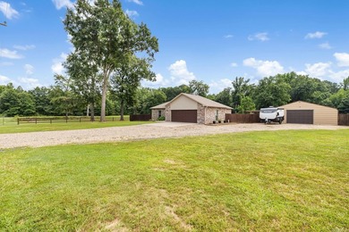 Country living with modern comfort! Nestled on 4.46 beautiful - photo 3