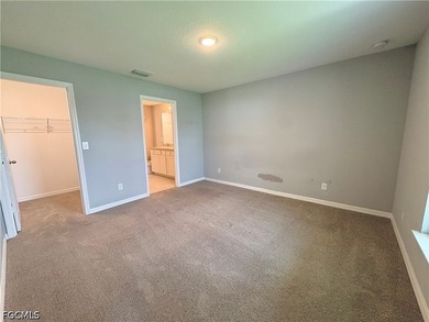 Nearly-new 2023 construction with no HOA fees or restrictions! - photo 8