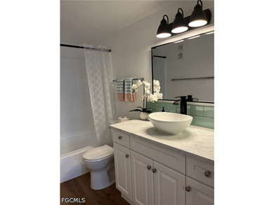 Fantastic opportunity to own a desirable 1st-floor end unit in - photo 6