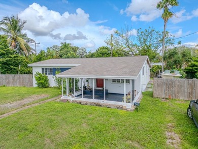 Spacious 3-bedroom, 2-bath home on a rare double lot in Miramar! - photo 3