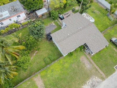 Spacious 3-bedroom, 2-bath home on a rare double lot in Miramar! - photo 4