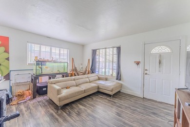 Spacious 3-bedroom, 2-bath home on a rare double lot in Miramar! - photo 7