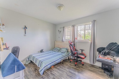 Spacious 3-bedroom, 2-bath home on a rare double lot in Miramar! - photo 9