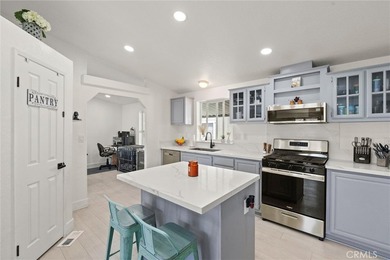 Welcome to coastal living at its best in this beautifully - photo 17