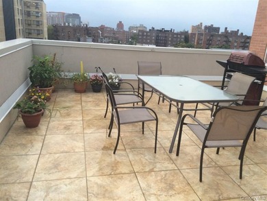 This is a 5 Bedroom 2 Bath Duplex Condo Apt with Roof Top Access - photo 1