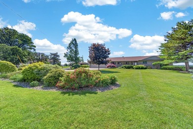 Experience extraordinary waterfront living at 909 Tostenabe Lane - photo 4