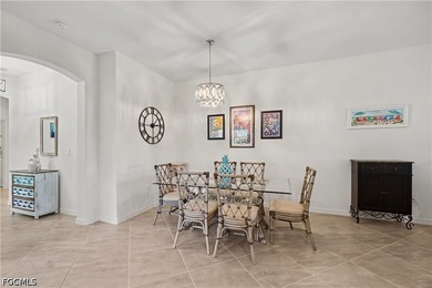 Welcome to this FULLY FURNISHED villa offering easy Florida - photo 8