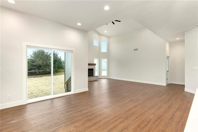 Dreaming of a high-quality lake home? Come see The Retreat - a - photo 14