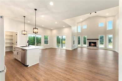 Dreaming of a high-quality lake home? Come see The Retreat - a - photo 15