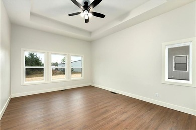 Dreaming of a high-quality lake home? Come see The Retreat - a - photo 21