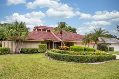 (private lake, pond, creek) Home For Sale in Palm Beach Gardens Florida