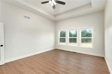 Dreaming of a high-quality lake home? Come see The Retreat - a - photo 22