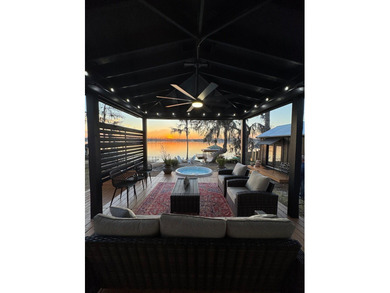 Welcome to this stunning 3-bedroom, 3-bath waterfront home - photo 23