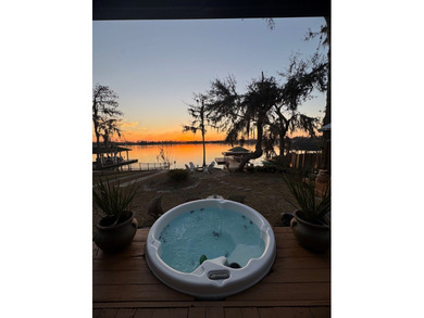 Welcome to this stunning 3-bedroom, 3-bath waterfront home - photo 25