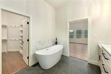 Dreaming of a high-quality lake home? Come see The Retreat - a - photo 27