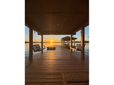 Welcome to this stunning 3-bedroom, 3-bath waterfront home - photo 29