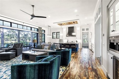 Delight in the welcoming luxury of this four-bedroom - photo 6