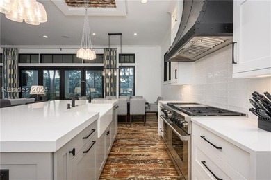 Delight in the welcoming luxury of this four-bedroom - photo 10