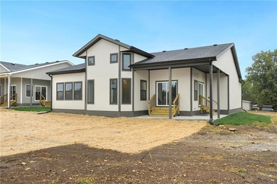 Dreaming of a high-quality lake home? Come see The Retreat - a - photo 46