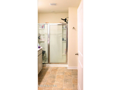 Stunning, like-new home in a quiet Morristown neighborhood! This - photo 14
