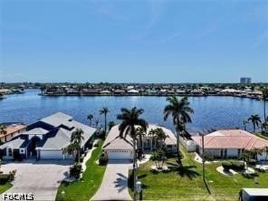 This amazing property located at the Britannia Lake is just - photo 2