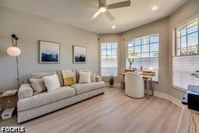 This amazing property located at the Britannia Lake is just - photo 8