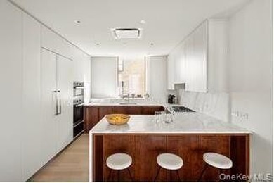 Presenting Residence 12. This spectacular full floor residence - photo 6