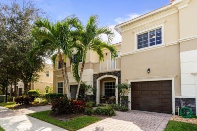 (private lake, pond, creek) Townhome/Townhouse For Sale in Hobe Sound Florida
