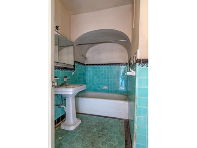 Contact agent for details. Cash offers only - photo 7