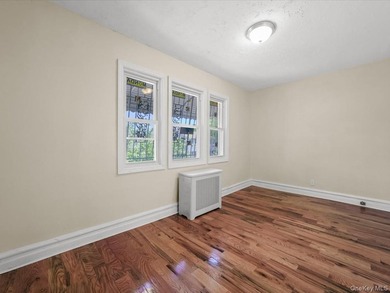 Beautiful renovated semi-attached colonial on a quiet tree lined - photo 11