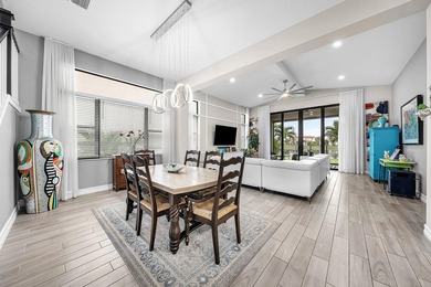 Elegantly upgraded stunning lakefront home impresses from the - photo 11