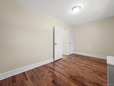 Beautiful renovated semi-attached colonial on a quiet tree lined - photo 12