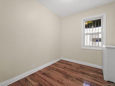 Beautiful renovated semi-attached colonial on a quiet tree lined - photo 15