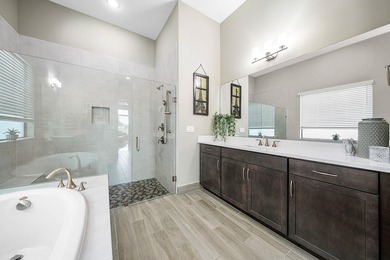 Elegantly upgraded stunning lakefront home impresses from the - photo 18