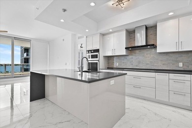 Luxury waterfront living in the heart of North Palm Beach. This - photo 19