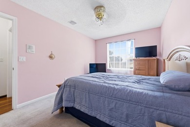 Welcome to this beautifully maintained and spacious home located - photo 20
