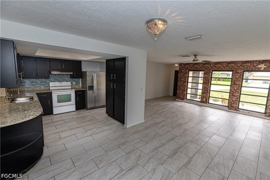 Welcome to this rarely available, beautiful single-family home - photo 3