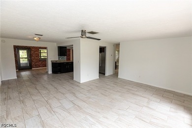 Welcome to this rarely available, beautiful single-family home - photo 6