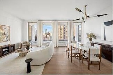Presenting Residence 12. This spectacular full floor residence - photo 3