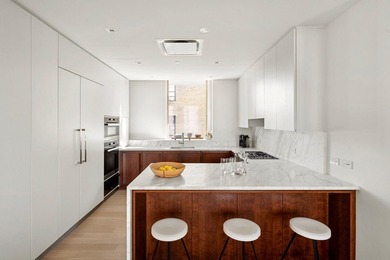 Presenting Residence 12. This spectacular full floor residence - photo 8