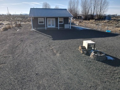 Christmas Valley Lake Home For Sale in Christmas Valley Oregon