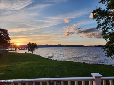 Wake up to panoramic views of the Great Sacandaga Lake and end - photo 3